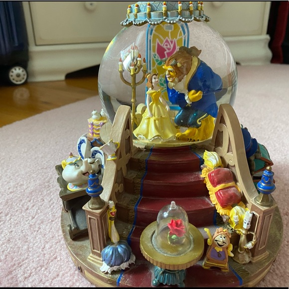Beauty and the Beast Snowglobe - Picture 2 of 10